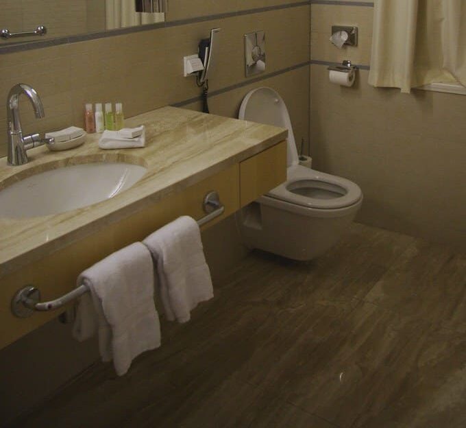 A bathroom with a sink.